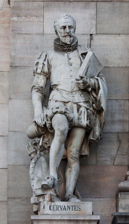 Estatua de Cervantes en la Biblioteca  Nacional de España